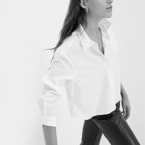 NWOT Gap 100% Organic Cotton Cropped Shirt